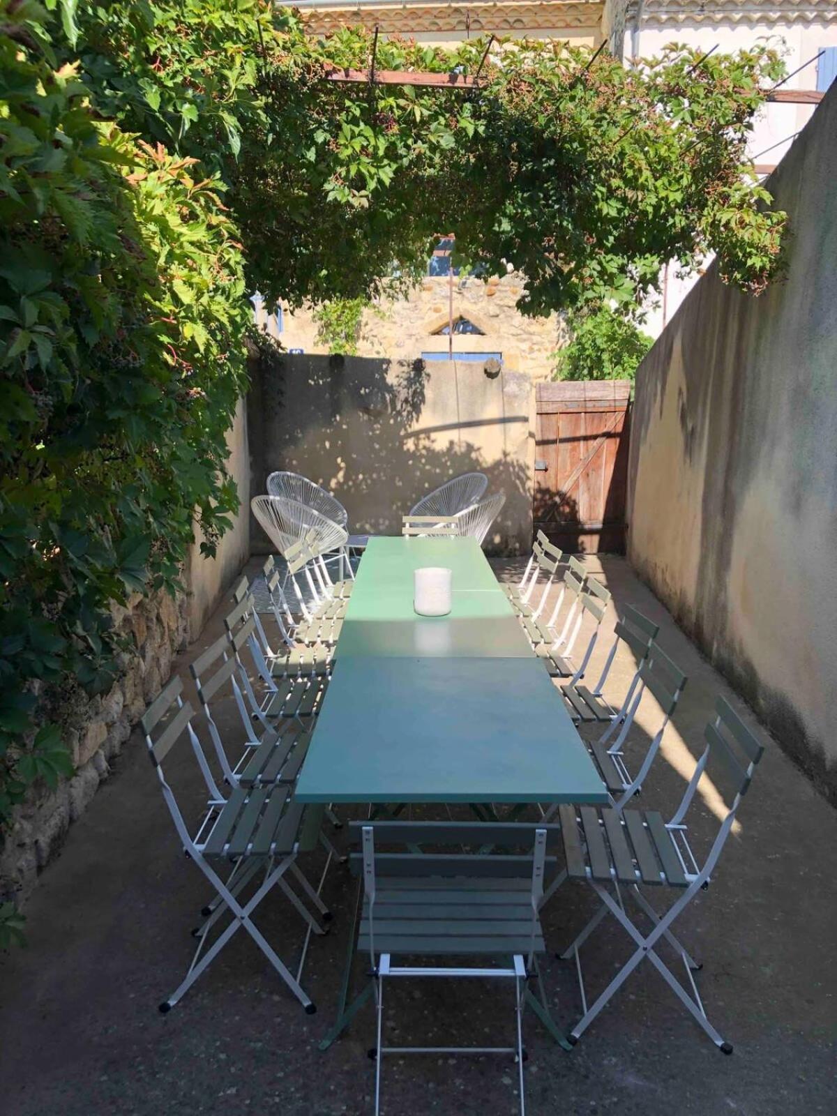 Maison Cosy Lodge 15 P Clim Wifi Cour Garage Montfrin Exterior foto